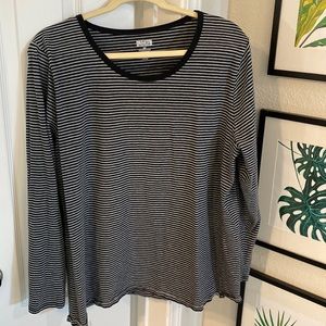 Duluth Trading black/grey long sleeve tshirt